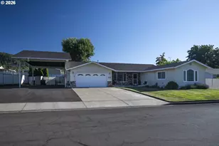 3317 W Normandy Ave, Roseburg, OR 97471 - Photo 1