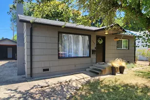 723 W Union St, Roseburg, OR 97471 - Photo 1