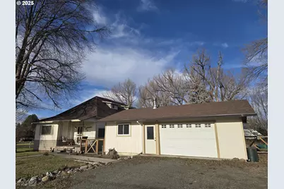 407 Residence St, Enterprise, OR 97828 - Photo 1