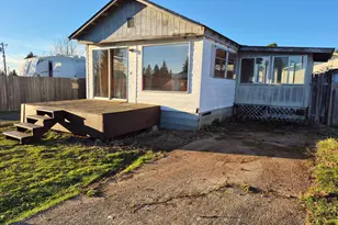 196 Jacobson Rd, Cathlamet, WA 98612 - Photo 1