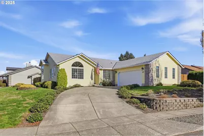 1691 NE Coburn Dr, McMinnville, OR 97128 - Photo 1