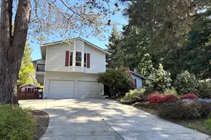 2318 NE Brookview Dr, Vancouver, WA 98686 - Photo 1