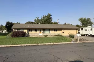 1437 SW 40th St, Pendleton, OR 97801 - Photo 1