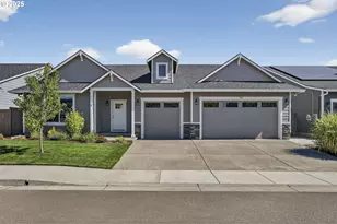 258 S 7th St, Carlton, OR 97111 - Photo 1