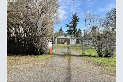 5826 SE 103rd Ave, Portland, OR 97266 - Photo 1