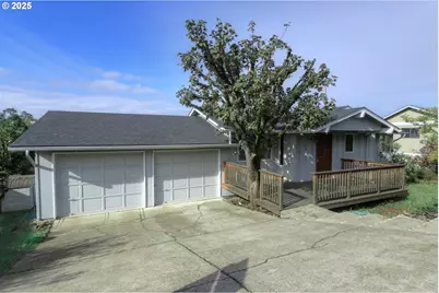 724 Sunset Dr, Springfield, OR 97477 - Photo 1