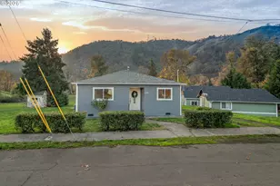 1418 SE Micelli St, Roseburg, OR 97470 - Photo 1