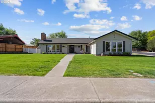 820 E Pine Ave, Hermiston, OR 97838 - Photo 1