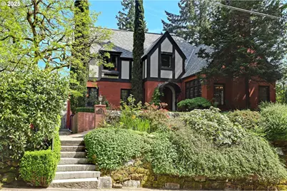 1034 SW Douglas Pl, Portland, OR 97205 - Photo 1