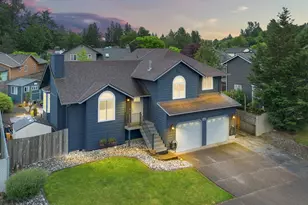 748 SE 10th St, Troutdale, OR 97060 - Photo 1