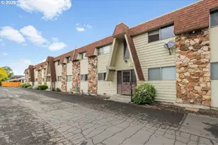1622 E 9th St, The Dalles, OR 97058 - Photo 1