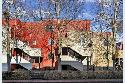 910 NW Naito Pkwy #i18, Portland, OR 97209 - Photo 1