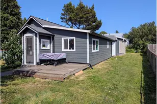 293 N Empire Blvd, Coos Bay, OR 97420 - Photo 1