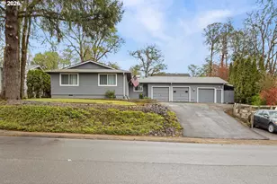 542 NW Douglas St, Dallas, OR 97338 - Photo 1