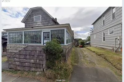 245 12th Ave, Seaside, OR 97138 - Photo 1