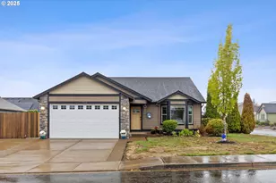 723 N 7th St, Carlton, OR 97111 - Photo 1