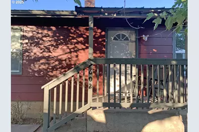 602 6th St, Maupin, OR 97037 - Photo 1