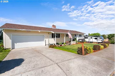 717 E 21st Pl, The Dalles, OR 97058 - Photo 1