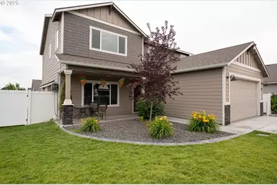 1951 NW Archer Dr, Hermiston, OR 97838 - Photo 1