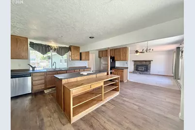 610 NW Bridge St, John Day, OR 97845 - Photo 5