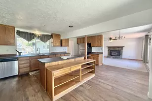 610 NW Bridge St, John Day, OR 97845 - Photo 5