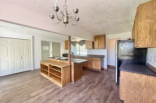 610 NW Bridge St, John Day, OR 97845 - Photo 3