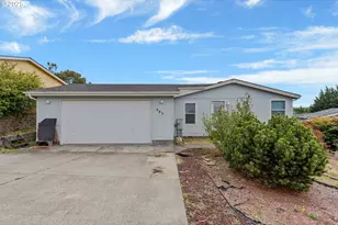 983 Plymouth Ave, Coos Bay, OR 97420 - Photo 1