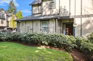3646 SW Baird St, Portland, OR 97219 - Photo 1
