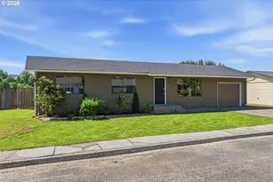 411 Brierwood Ct, Castle Rock, WA 98611 - Photo 1