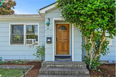 915 N Douglas Ave, Stayton, OR 97383 - Photo 1