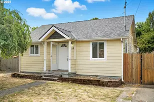 9526 NE Gertz Cir, Portland, OR 97211 - Photo 1