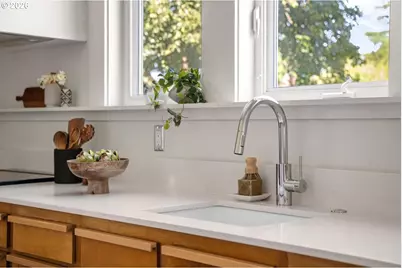 1202 NE Beech St, Portland, OR 97212 - Photo 15
