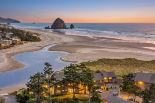 355 N Breaker Point Dr, Cannon Beach, OR 97110 - Photo 1