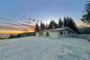 94475 Golf Course Ln, North Bend, OR 97459 - Photo 1