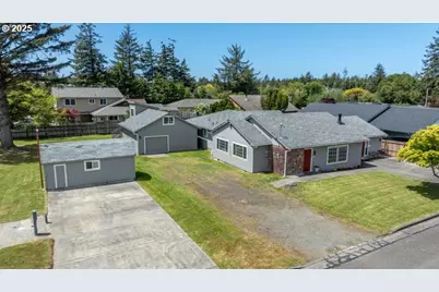 3060 Pine St, North Bend, OR 97459 - Photo 1