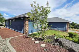 292 Jamie Loop, Roseburg, OR 97471 - Photo 1