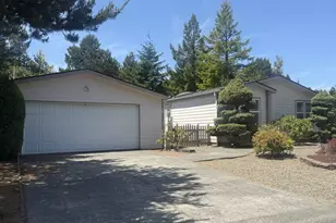 507 Robin Ln, Florence, OR 97439 - Photo 1