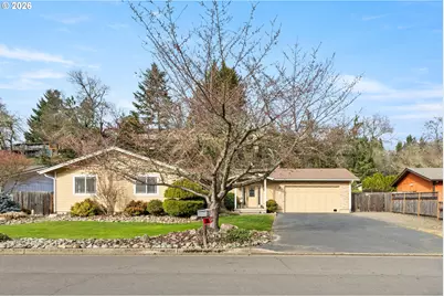 137 N River Dr, Roseburg, OR 97470 - Photo 1