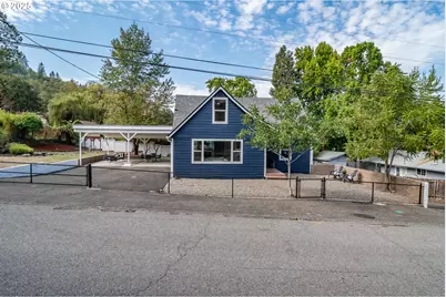 430 SE Leland St, Roseburg, OR 97470 - Photo 1