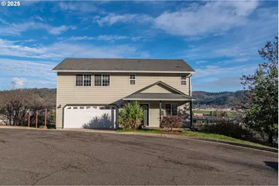 131 Makah Ct, Roseburg, OR 97471 - Photo 1