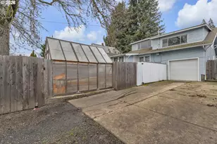 1560 SE Hamilton St, Roseburg, OR 97470 - Photo 1