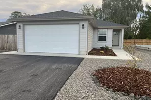 214 Miller St, Sutherlin, OR 97479 - Photo 1