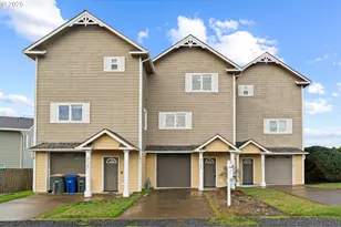 906 SW 7th St, Newport, OR 97365 - Photo 1
