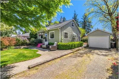 11606 SE Washington St, Portland, OR 97216 - Photo 1