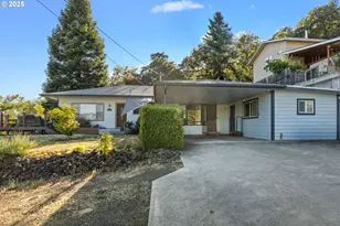 1842 NW Dogwood St, Roseburg, OR 97471 - Photo 1