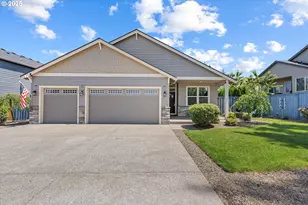 102 NE Overlook Ct, Estacada, OR 97023 - Photo 1