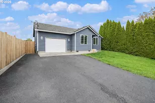 453 N 11th St, Saint Helens, OR 97051 - Photo 1