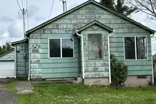 1221 S 8th Ct, Coos Bay, OR 97420 - Photo 1