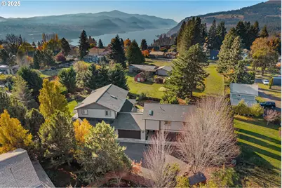 821 Panorama Ct, White Salmon, WA 98672 - Photo 1