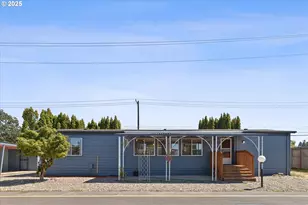 2902 E 2nd St, Newberg, OR 97132 - Photo 1